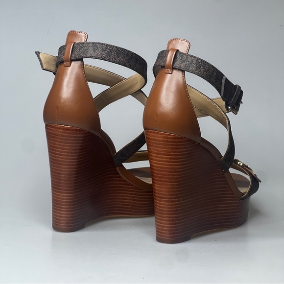 Make: Michael Kors Brand New without tag sizes 8.5 and 9 - Picture 4 of 7